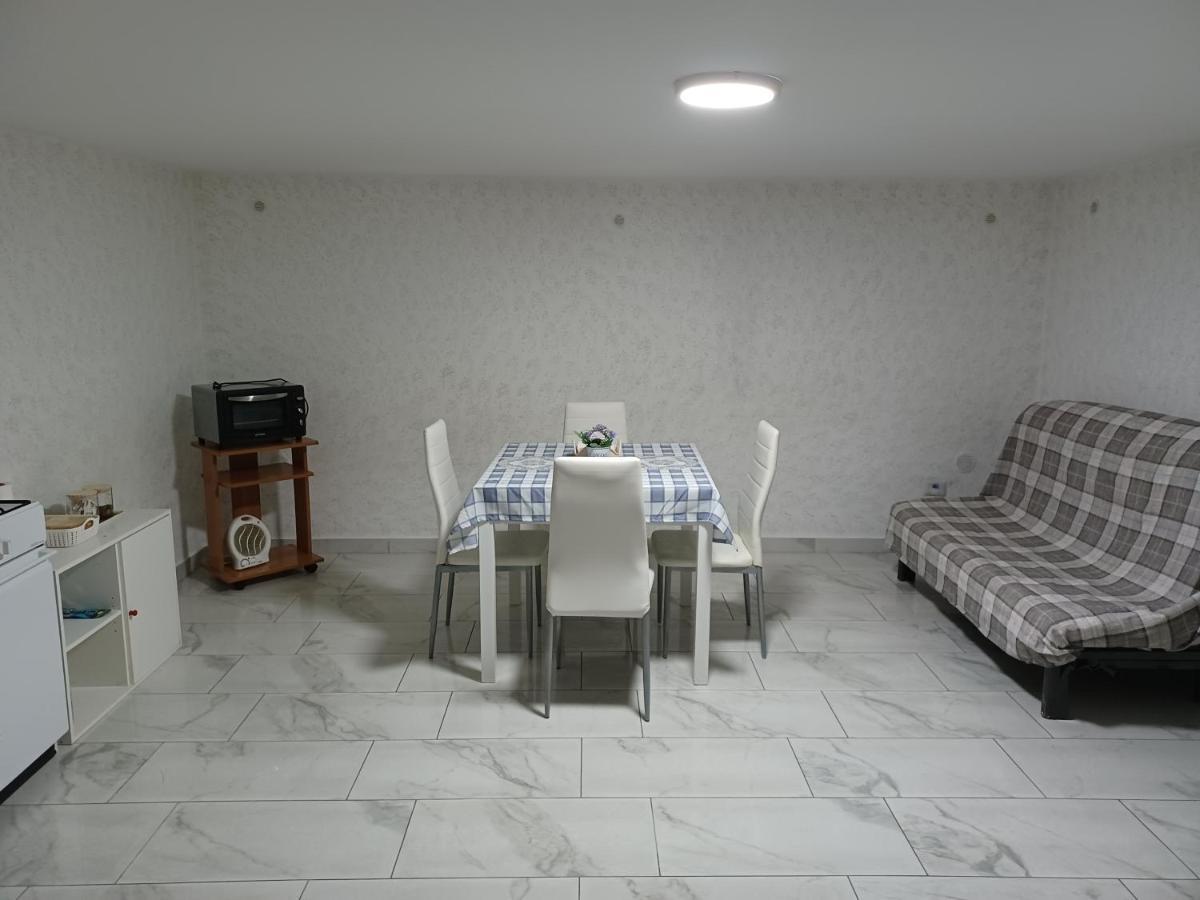 Casa Tetyana Apartment เนเปิลส์ ภายนอก รูปภาพ